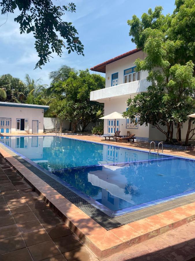 Blue Kite Family Resort Kalpitiya Exteriör bild